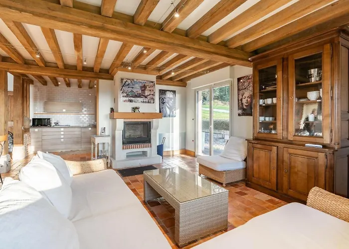 Holiday Home Le Clos Du Phare